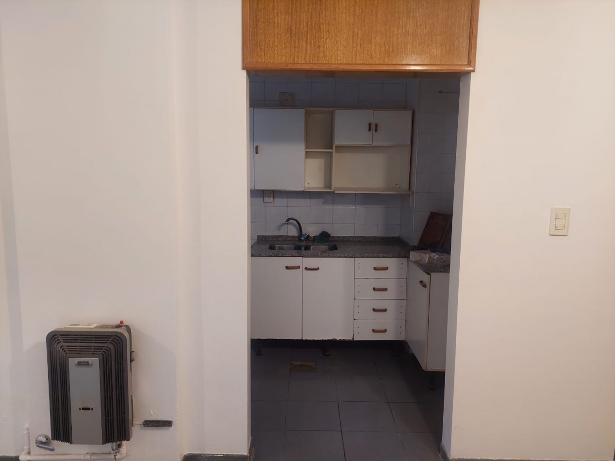 Departamento En Pleno Centro, Pb 1hab - A 1 Cuadra De Plaza 25 De Mayo