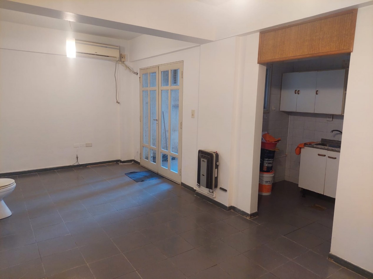 Departamento En Pleno Centro, Pb 1hab - A 1 Cuadra De Plaza 25 De Mayo