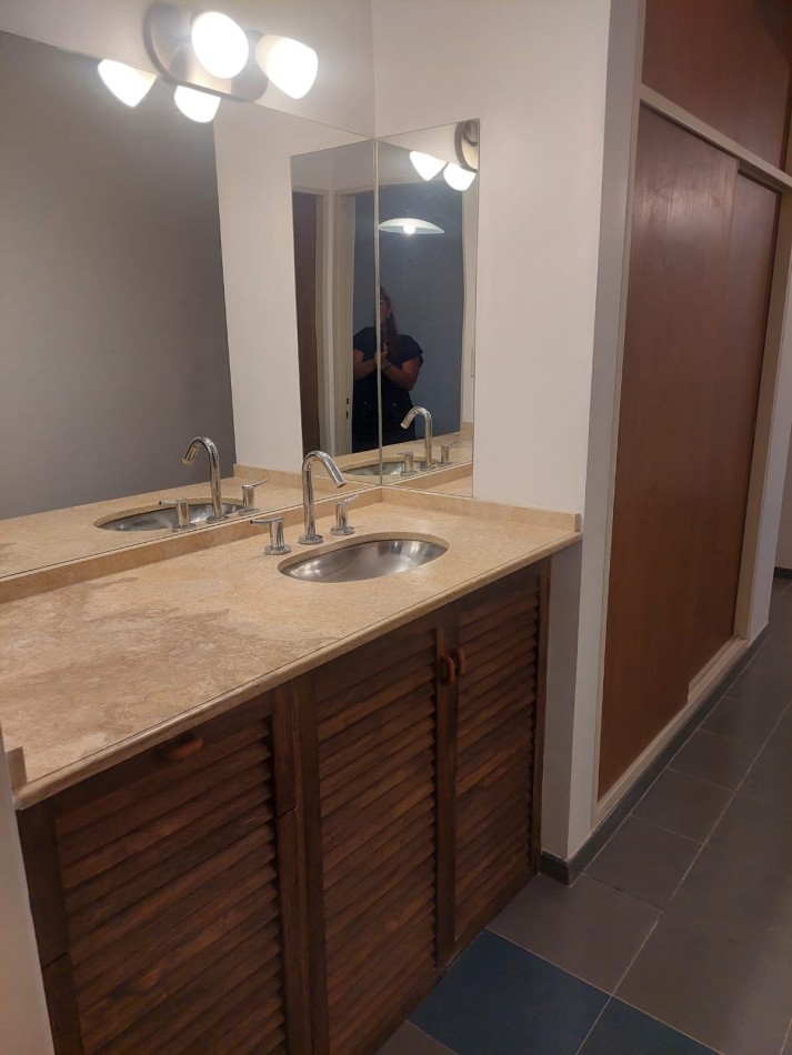Departamento En Pleno Centro, Pb 1hab - A 1 Cuadra De Plaza 25 De Mayo