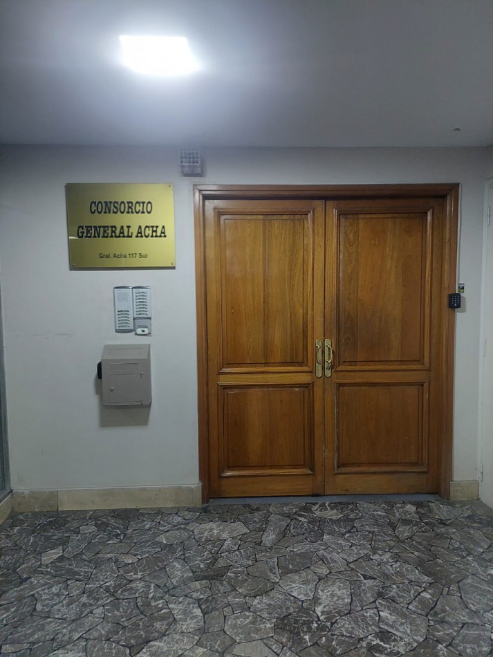 Departamento En Pleno Centro, Pb 1hab - A 1 Cuadra De Plaza 25 De Mayo