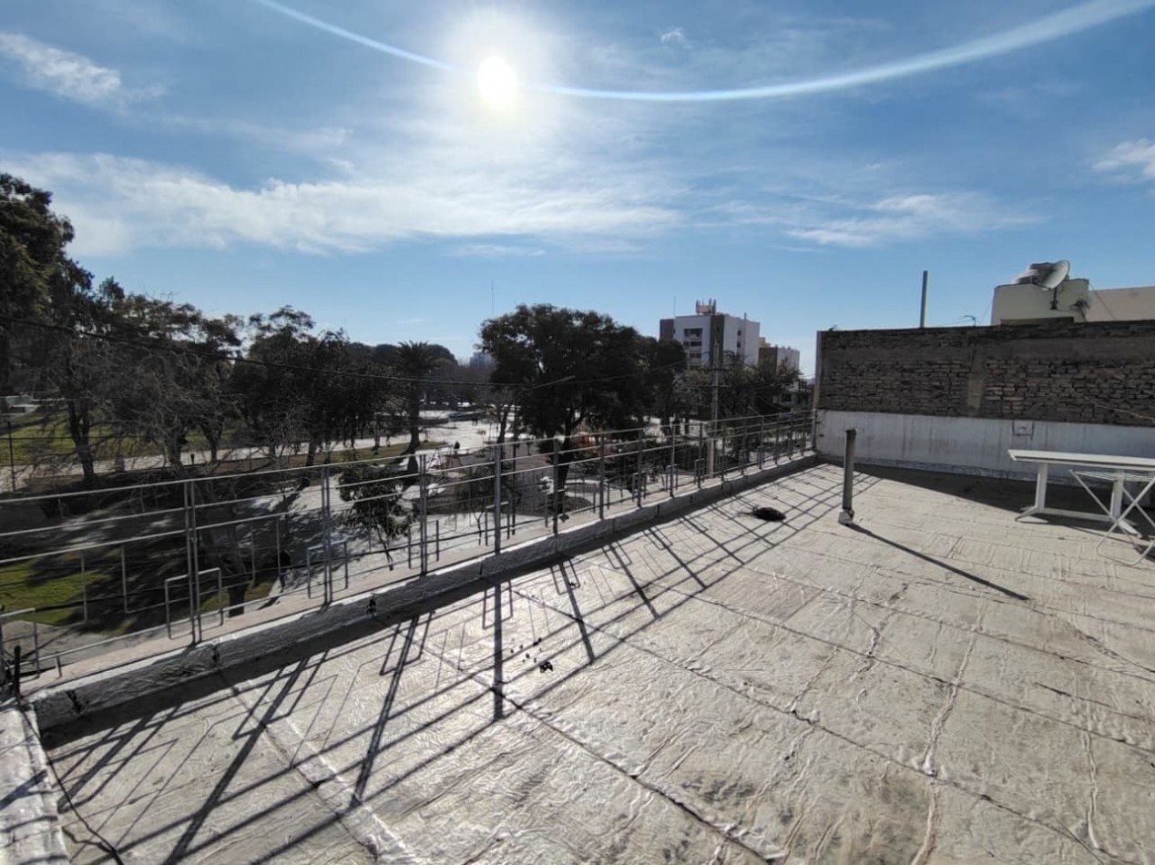 Casa Gran Frente 6hab, 2 Pisos -frente Plaza Joroba