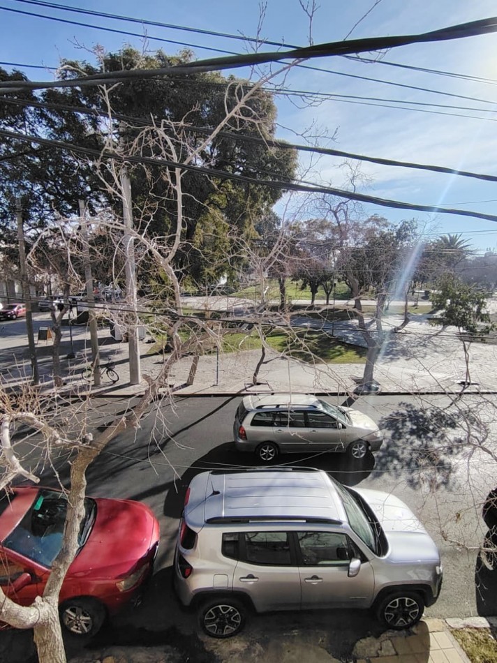 Casa Gran Frente 6hab, 2 Pisos -frente Plaza Joroba
