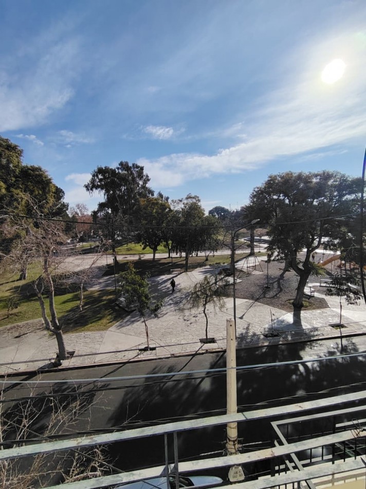 Casa Gran Frente 6hab, 2 Pisos -frente Plaza Joroba