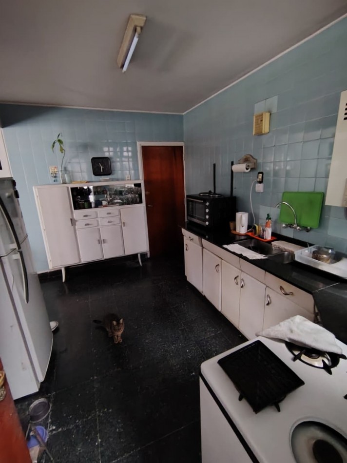 Casa Gran Frente 6hab, 2 Pisos -frente Plaza Joroba