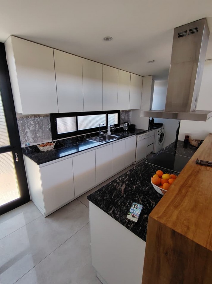 Casa 3hab, 3 Baños, Pileta , Gran Terreno, Bo Privado Albardon