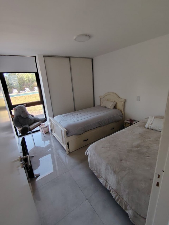 Casa 3hab, 3 Baños, Pileta , Gran Terreno, Bo Privado Albardon