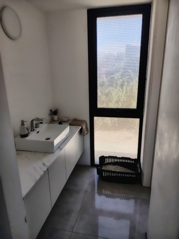 Casa 3hab, 3 Baños, Pileta , Gran Terreno, Bo Privado Albardon
