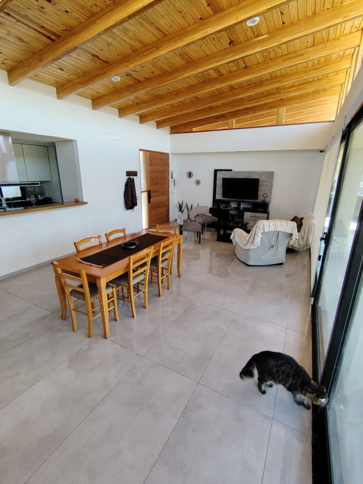 Casa 3hab, 3 Baños, Pileta , Gran Terreno, Bo Privado Albardon