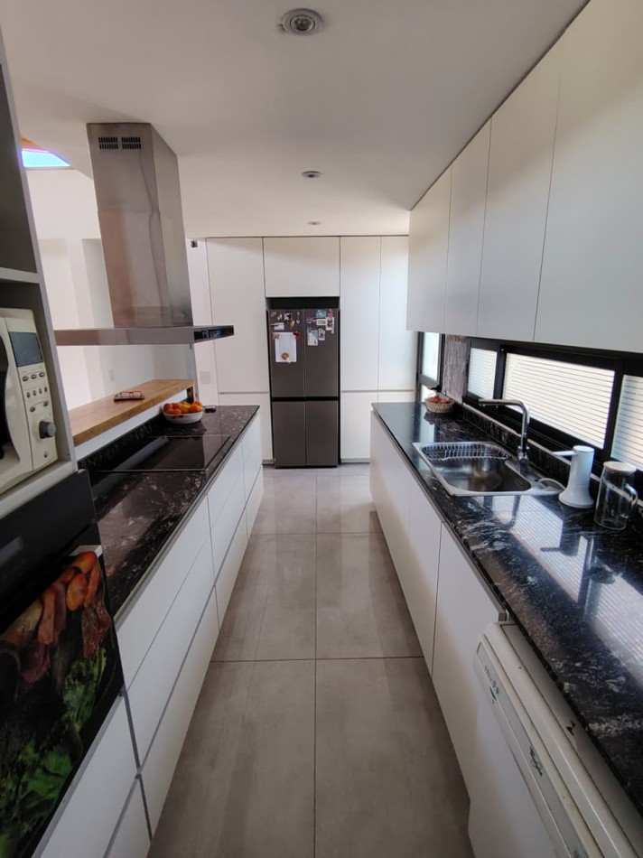 Casa 3hab, 3 Baños, Pileta , Gran Terreno, Bo Privado Albardon