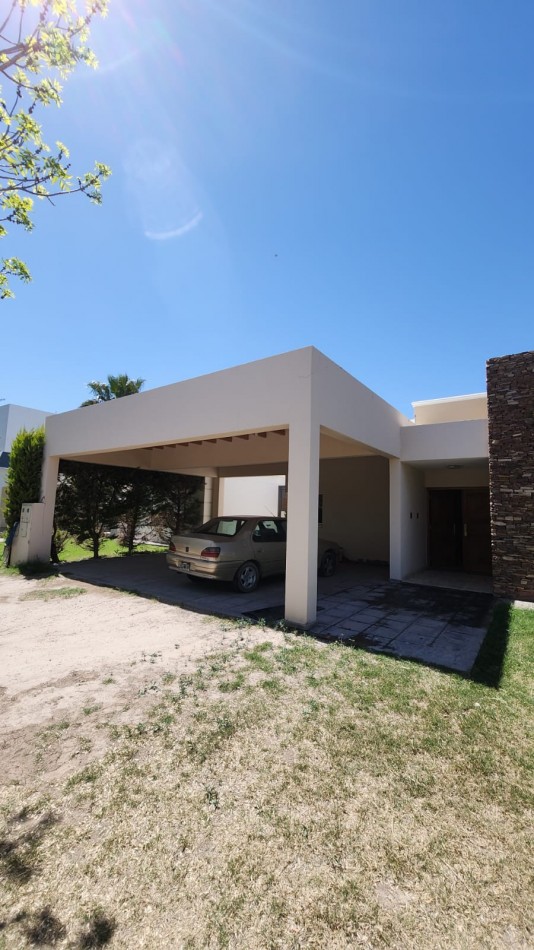 Alquiler Casa Categoria Ba La Lucia Privado, 3 Hab, Pileta, Gran Patio. Santa Lucia