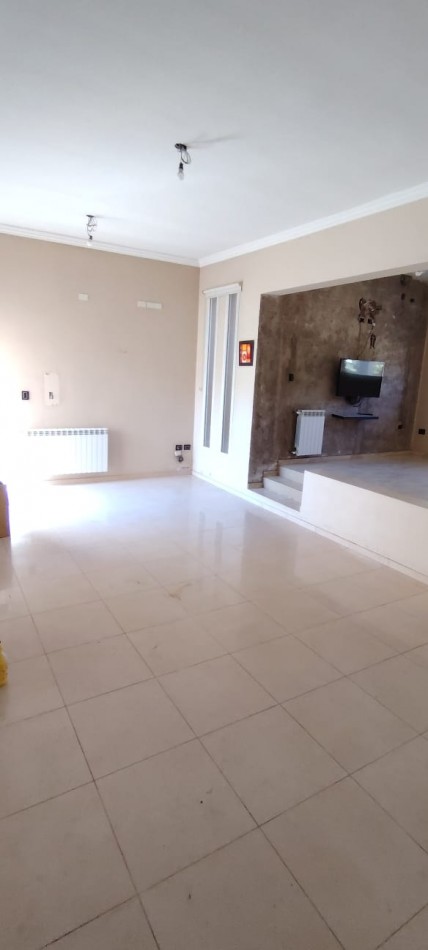 Alquiler Casa Categoria Ba La Lucia Privado, 3 Hab, Pileta, Gran Patio. Santa Lucia