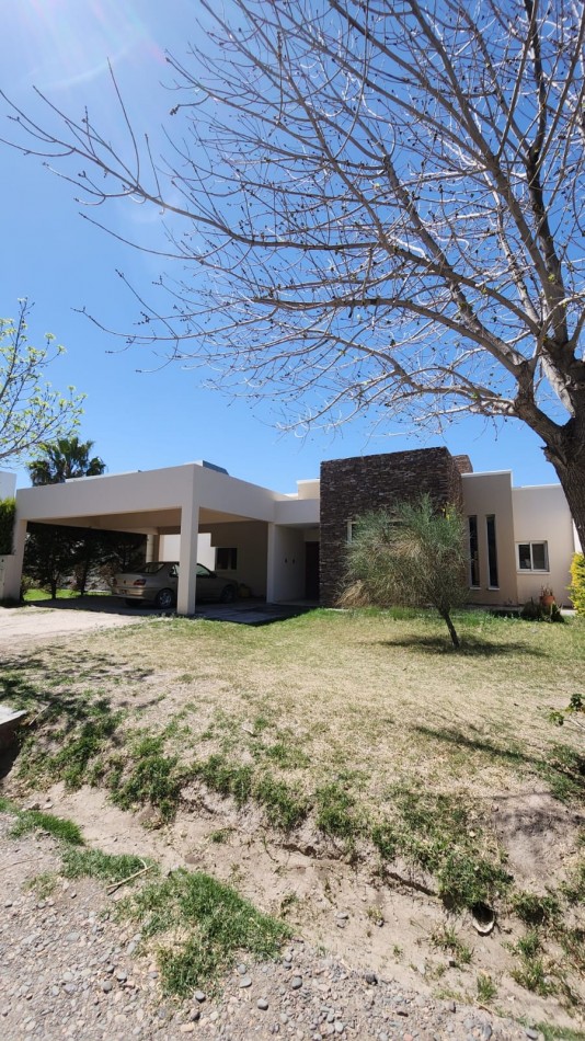 Alquiler Casa Categoria Ba La Lucia Privado, 3 Hab, Pileta, Gran Patio. Santa Lucia