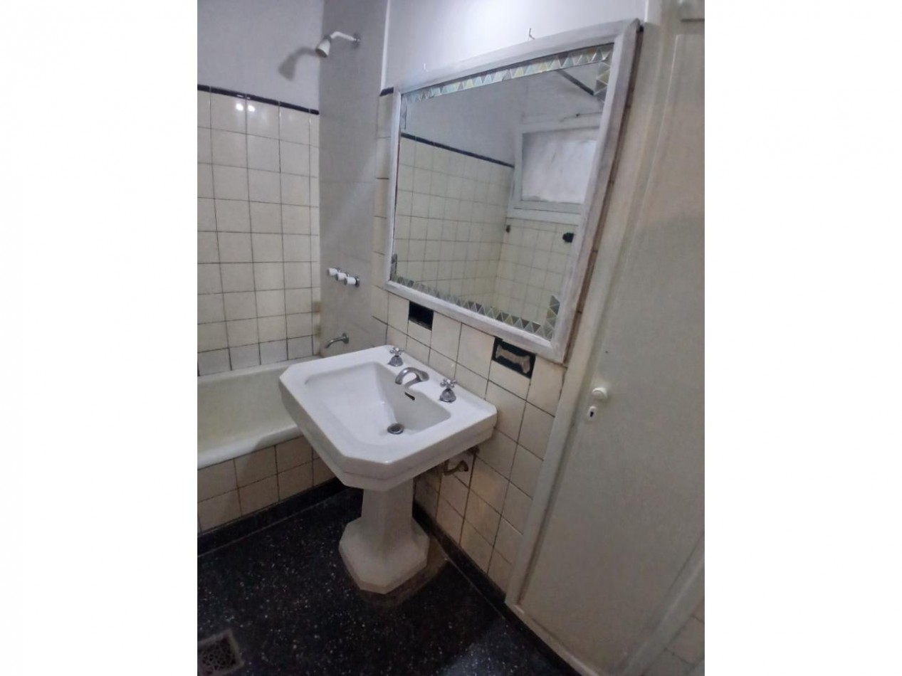 Alquiler. Departamento En Av. Cordoba