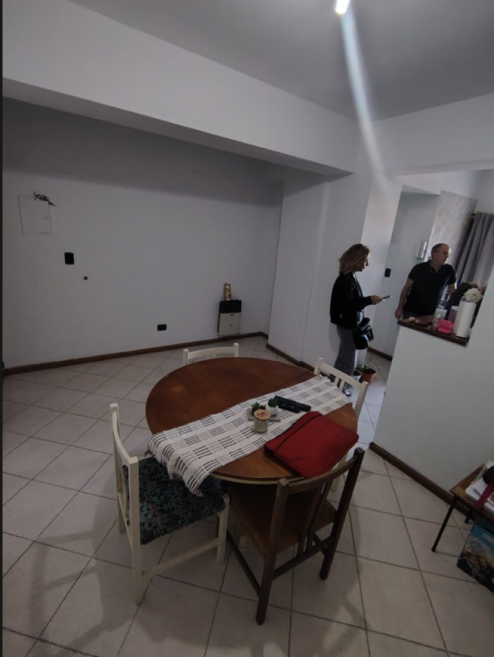 Espectacular Departamento En Edificio Tambolar - Con Cochera Subterranea -orientacion Sur