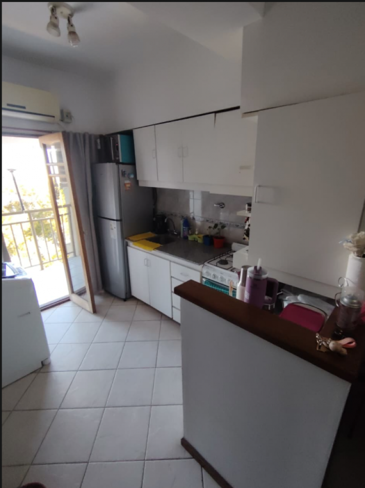 Espectacular Departamento En Edificio Tambolar - Con Cochera Subterranea -orientacion Sur