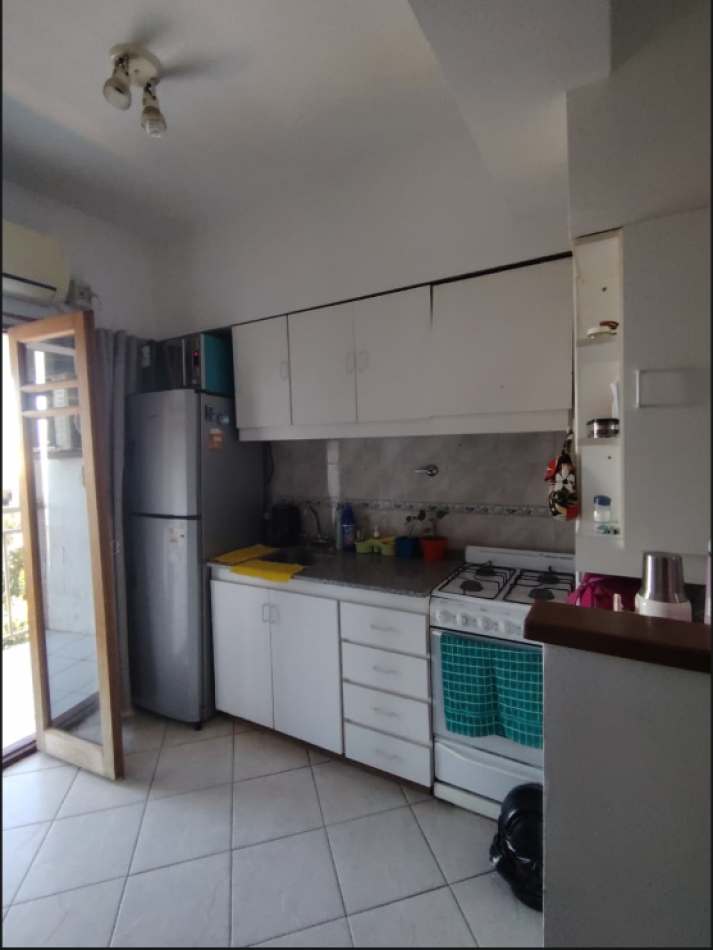 Espectacular Departamento En Edificio Tambolar - Con Cochera Subterranea -orientacion Sur