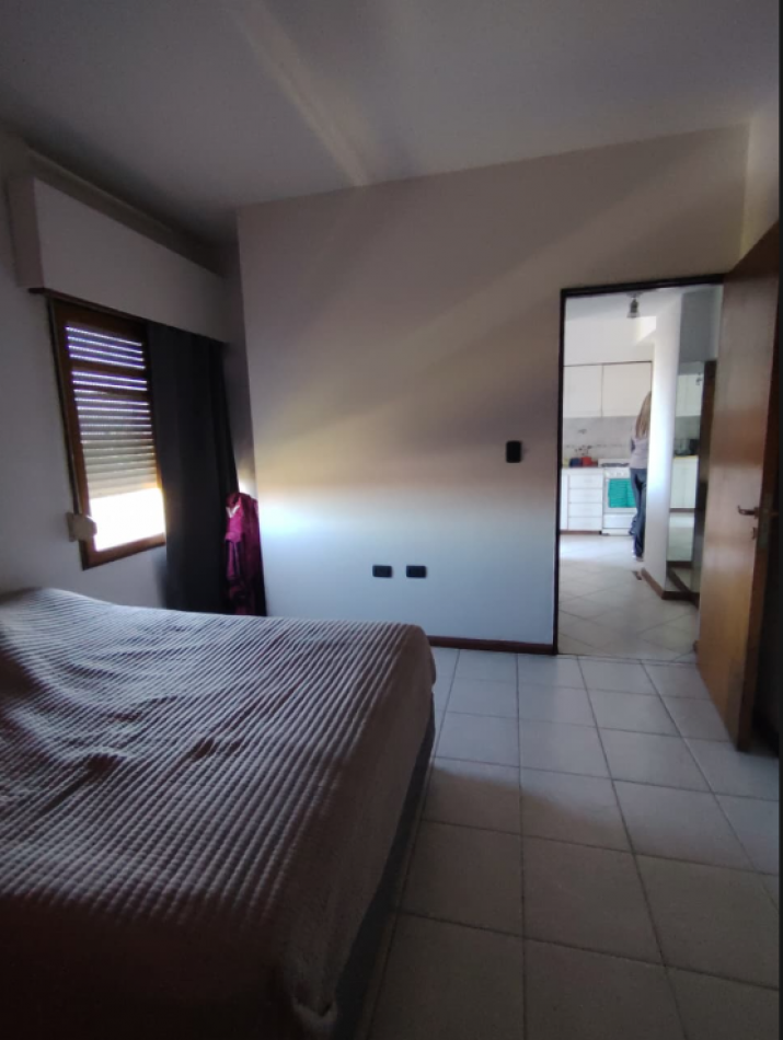 Espectacular Departamento En Edificio Tambolar - Con Cochera Subterranea -orientacion Sur