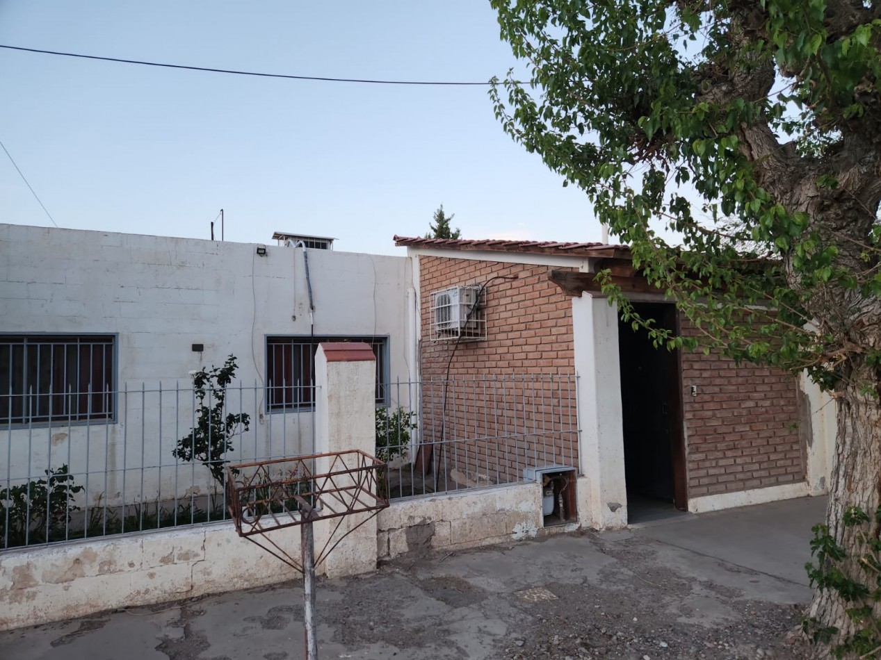 Casa Mas Salon 3hab Pileta Ubicadisima En Rawson