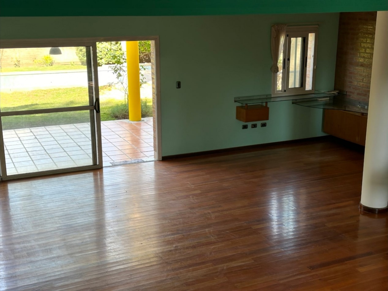 Alquiler. Casa De Gran Categoria 4hab-4baños Pileta En Santa Lucia