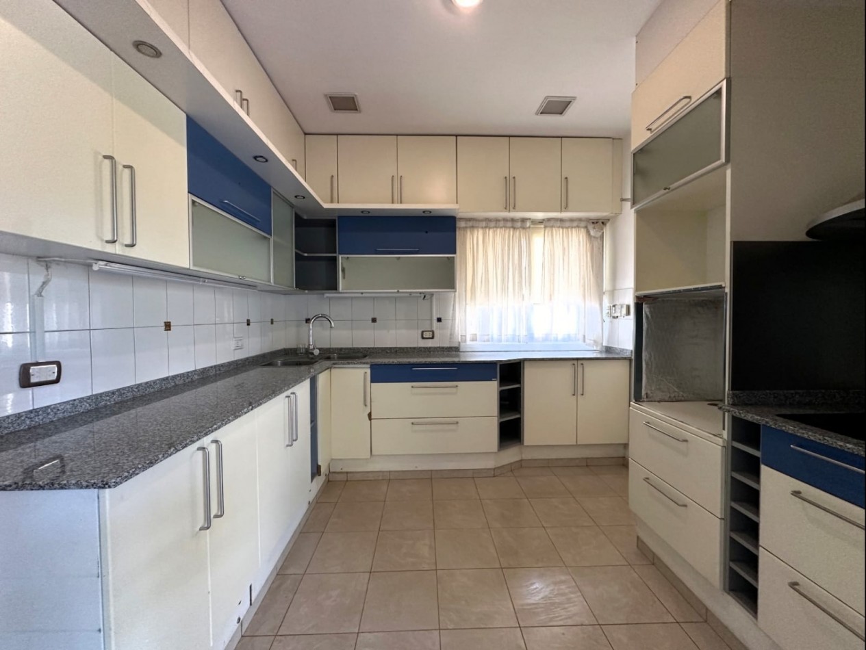 Alquiler. Casa De Gran Categoria 4hab-4baños Pileta En Santa Lucia