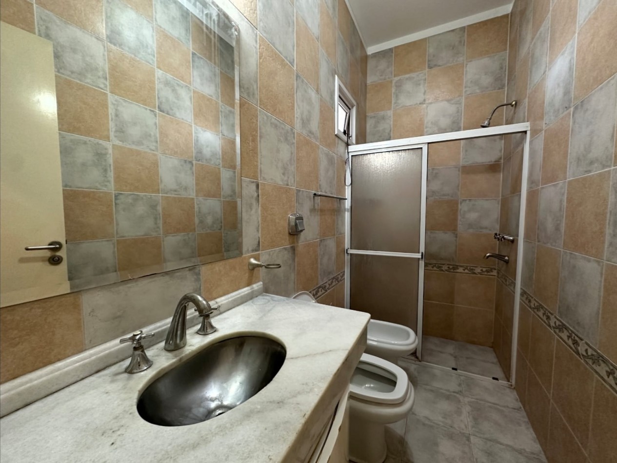 Alquiler. Casa De Gran Categoria 4hab-4baños Pileta En Santa Lucia
