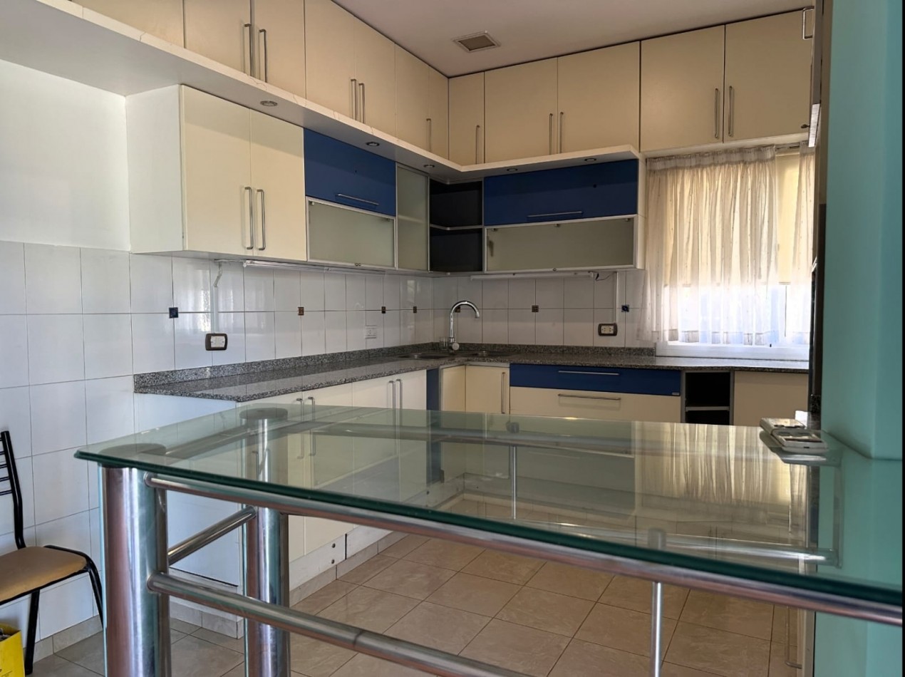 Alquiler. Casa De Gran Categoria 4hab-4baños Pileta En Santa Lucia