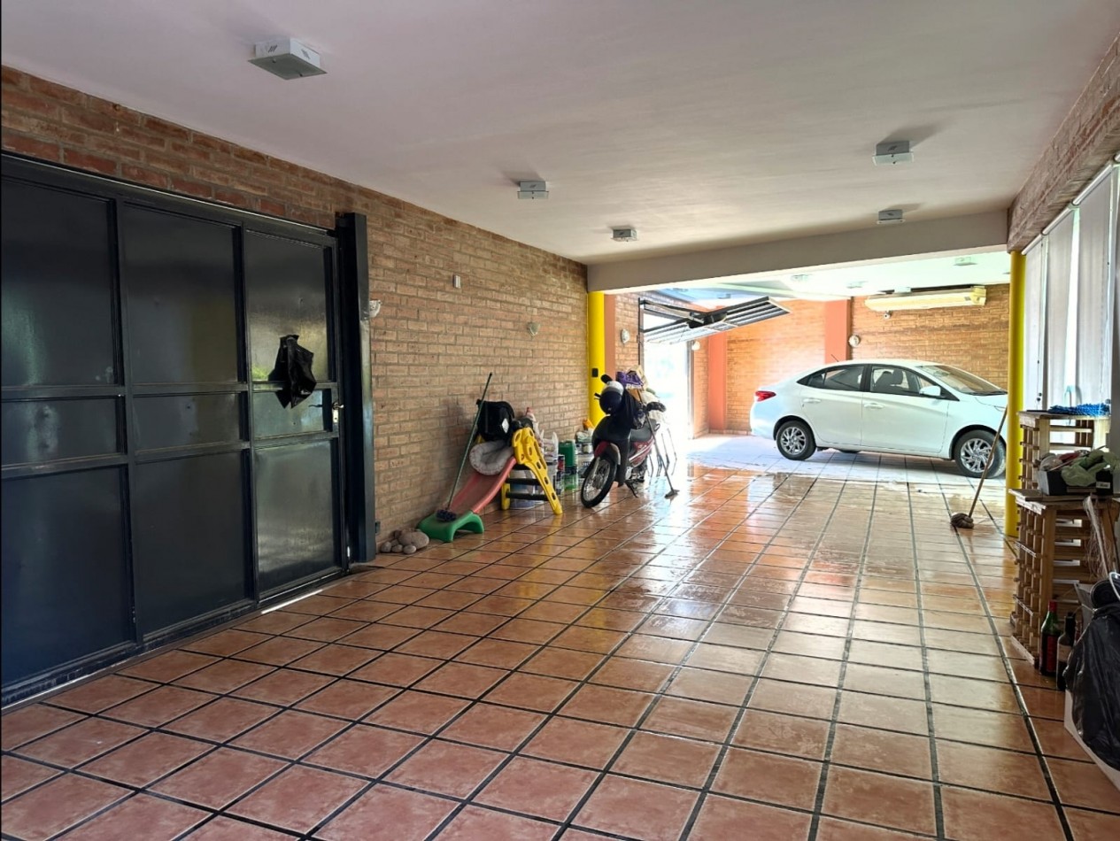 Alquiler. Casa De Gran Categoria 4hab-4baños Pileta En Santa Lucia