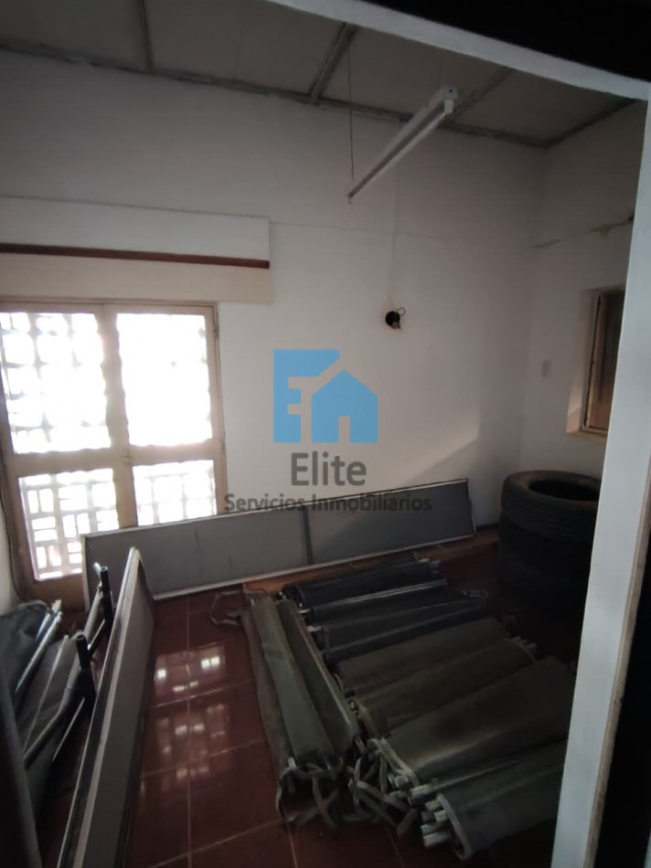 Casa 3hab, 3 Baños, 1100m De Terreno, A 1 Cuadra Plaza Santa Lucia Sobre Yrigoyen