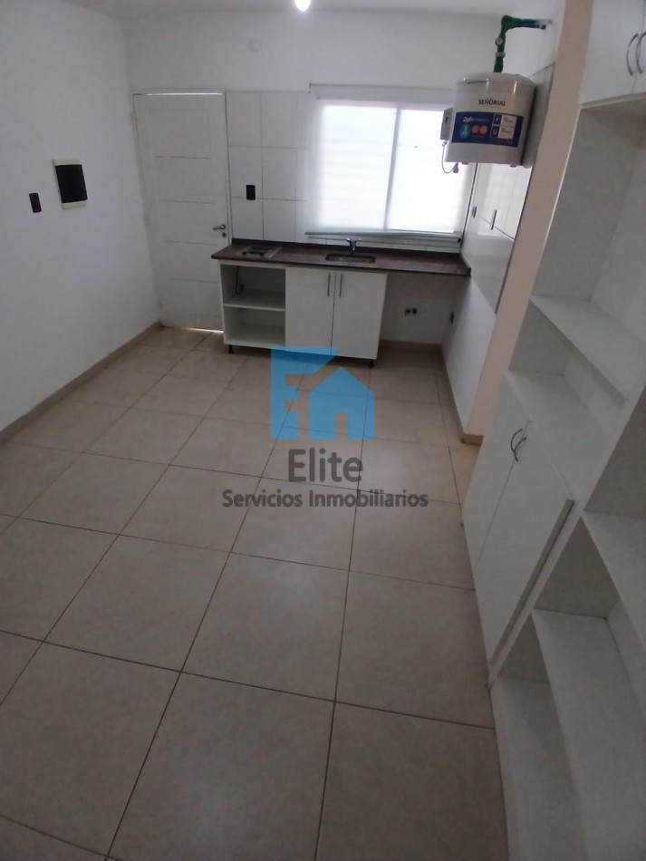 Departamento de un dormitorio, cocina comedor y baño, en Rivadavia