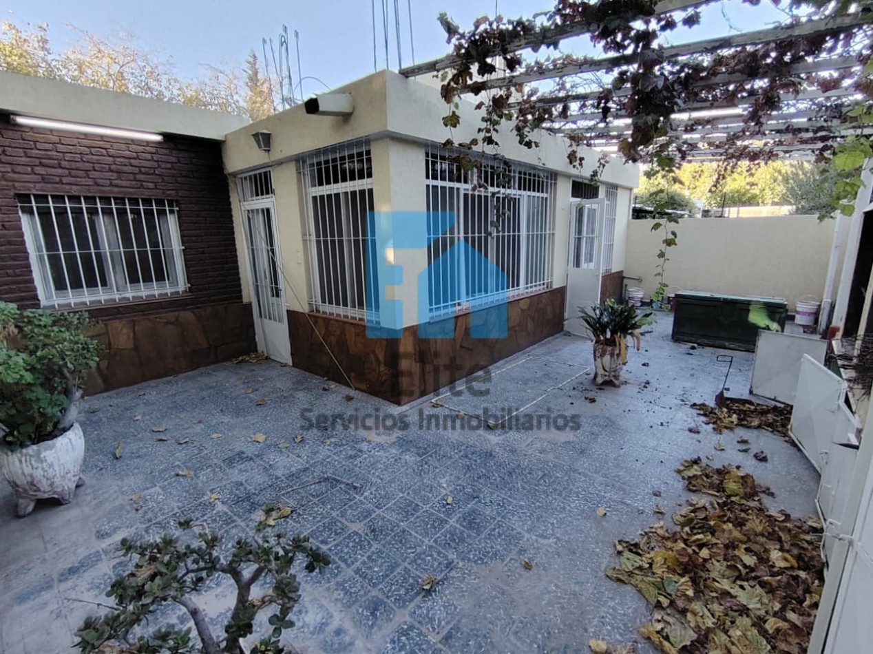 Venta Casa Totalmente Remodelada En Capital - 4 Dormitorios