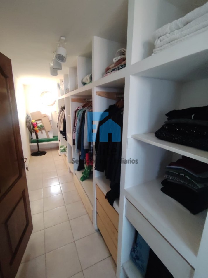 Casa Esq 4hab, 2 Baños, 2 Estacionamiento, Corazon De Rivadavia - Bo Jardin
