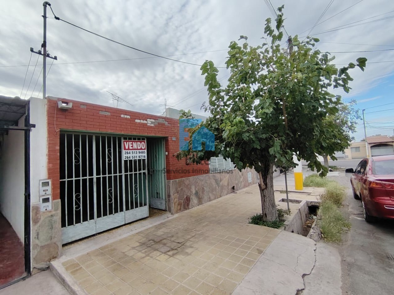 Casa En Rawson - Ideal Para Familia 3 Dormitorios · Patio · Cochera