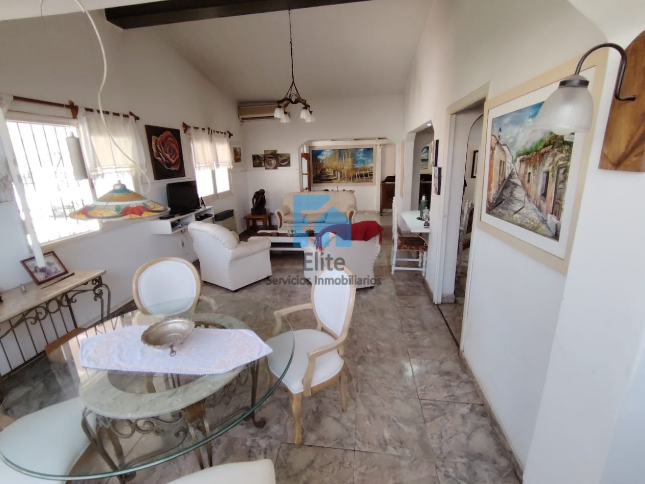 Venta Casa Estilo Español En B° Campodonico - Santa Lucia , 3 Hab, Pileta