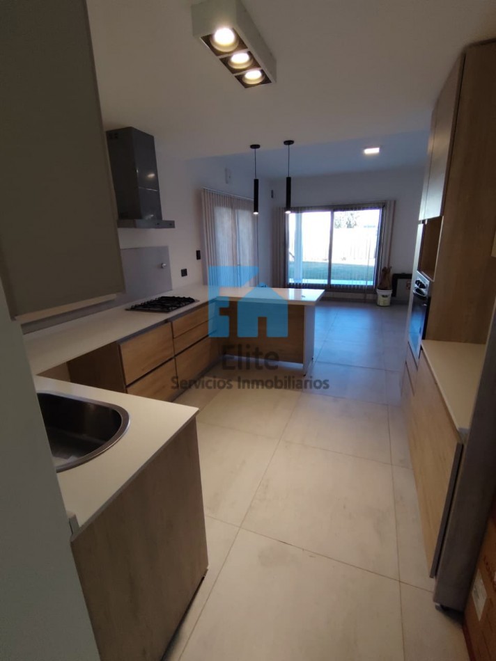 Alquiler Casa A Estrenar La Ernestina - 4 Hab - 3 Baños - Pileta. Santa Lucia
