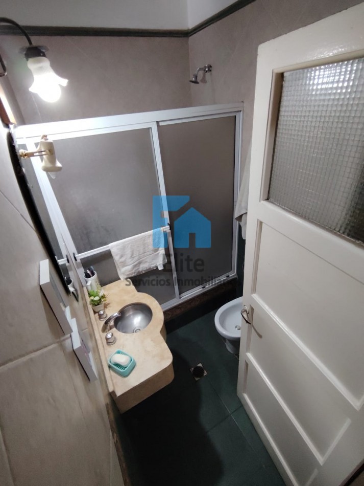 Venta Casa Estilo Español En B° Campodonico - Santa Lucia , 3 Hab, Pileta