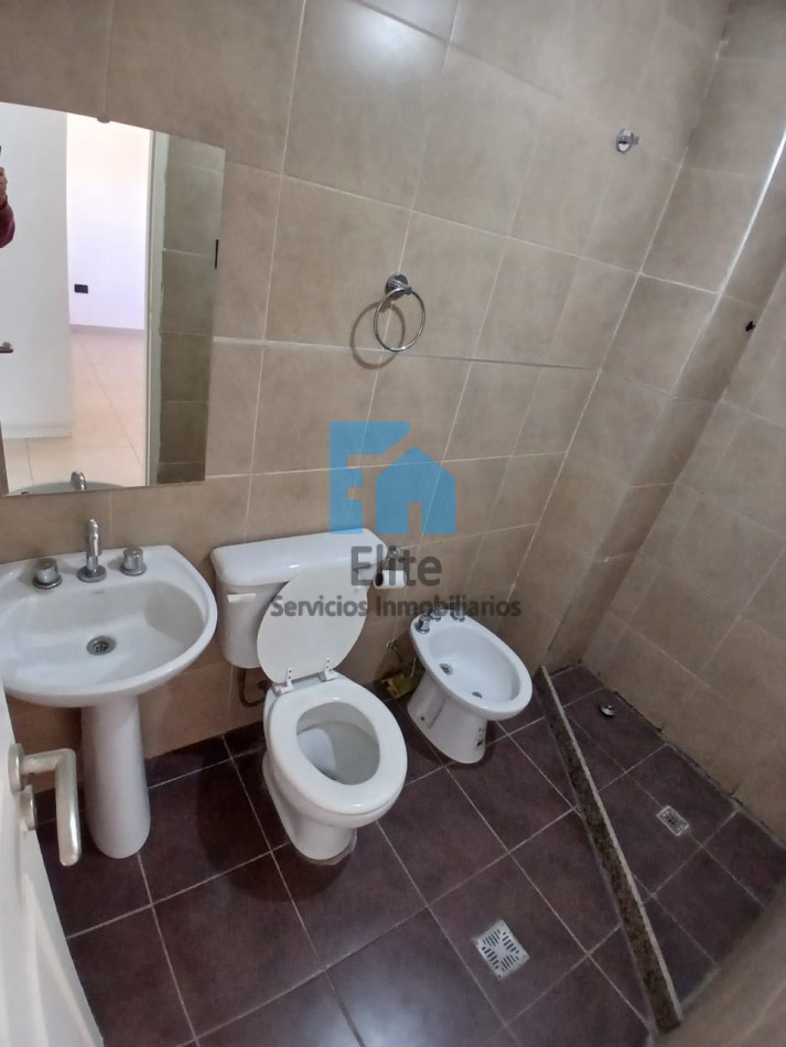 Departamento de un dormitorio, cocina comedor y baño, en Rivadavia