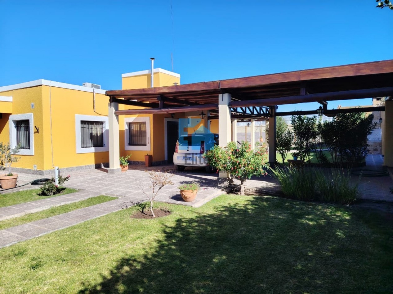 Venta Casa Categoria Bo San Ignacio 3 Dormitorios 2 Baños - Alta Calidad Y Excelente Entorno Y Terreno