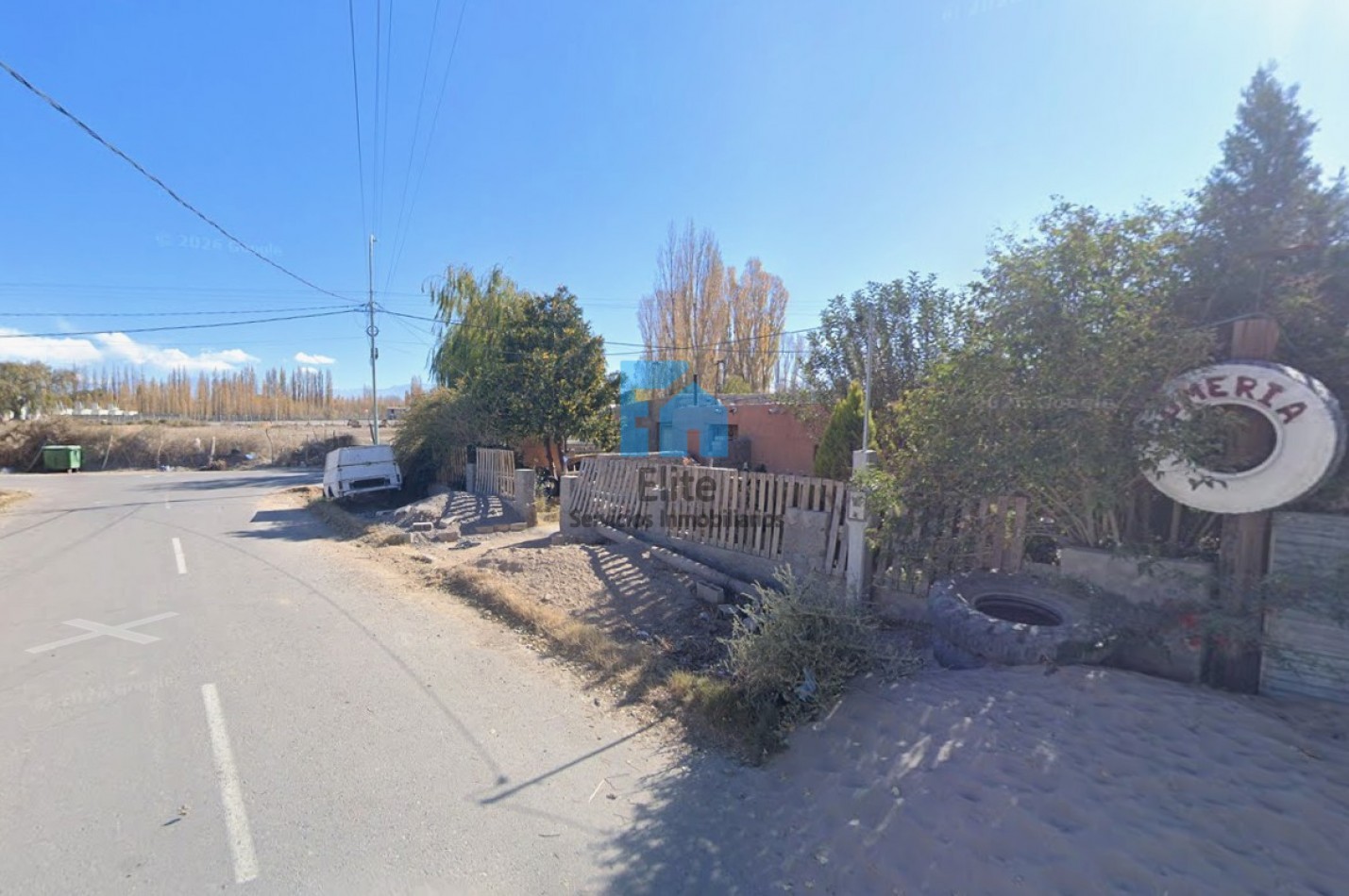 Venta. Casa En Esquina Con Gran Terreno En Rodeo - Cerca Hospital