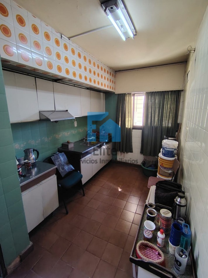 Casa 3hab, 3 Baños, 1100m De Terreno, A 1 Cuadra Plaza Santa Lucia Sobre Yrigoyen