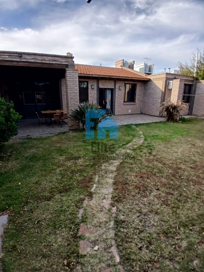 Venta Casa 3 Hab, 3 Baños Barrio Cooperarq 8 - Rivadavia