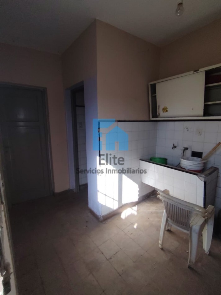 Casa 3hab, 3 Baños, 1100m De Terreno, A 1 Cuadra Plaza Santa Lucia Sobre Yrigoyen