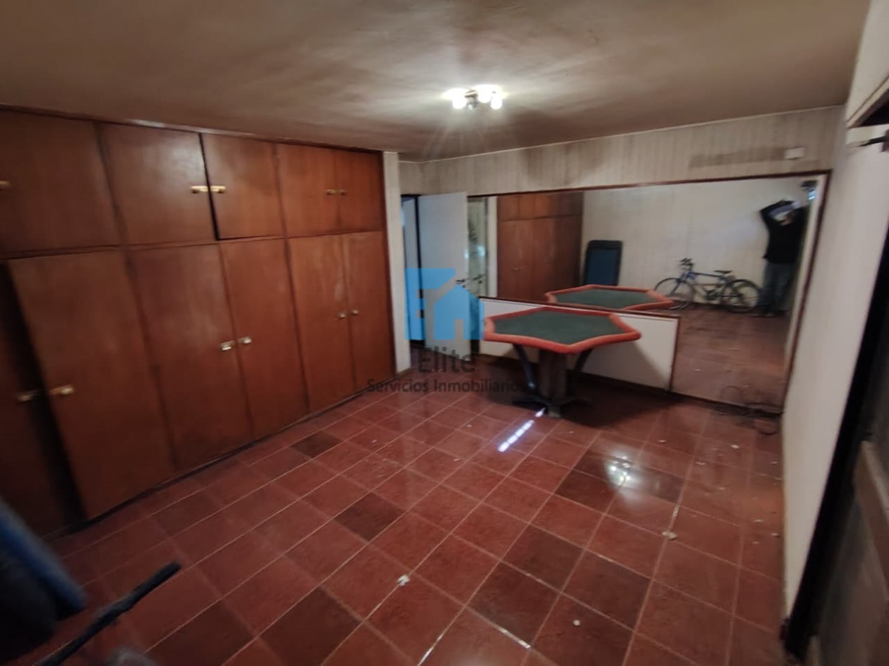 Casa 3hab, 3 Baños, 1100m De Terreno, A 1 Cuadra Plaza Santa Lucia Sobre Yrigoyen