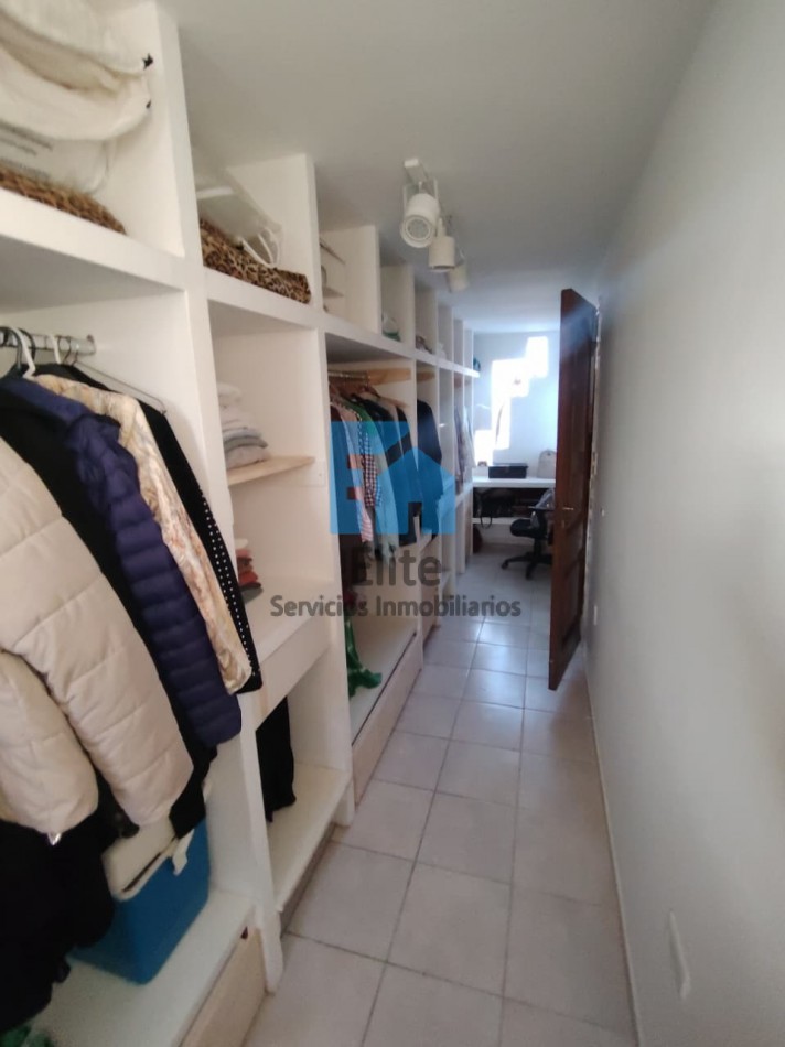 Casa Esq 4hab, 2 Baños, 2 Estacionamiento, Corazon De Rivadavia - Bo Jardin