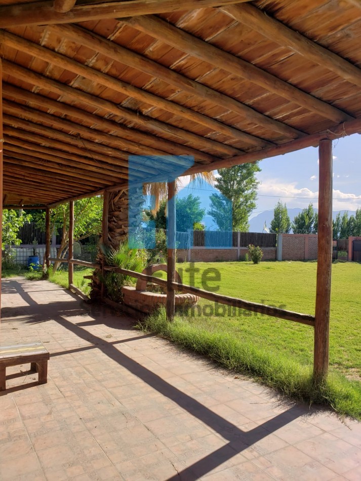Categoria Casa Quinta En El Medano, Pileta, 4 Dormitorios, 2 Baños, Gran Galeria. 2800m² Jacuzzi