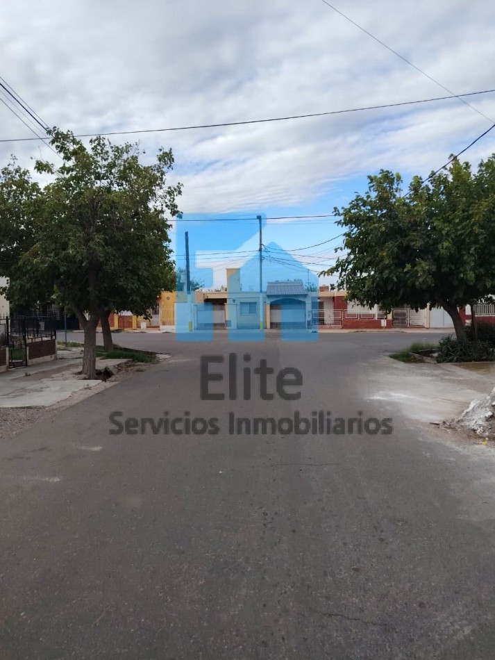 Casa En Rawson - Ideal Para Familia 3 Dormitorios · Patio · Cochera