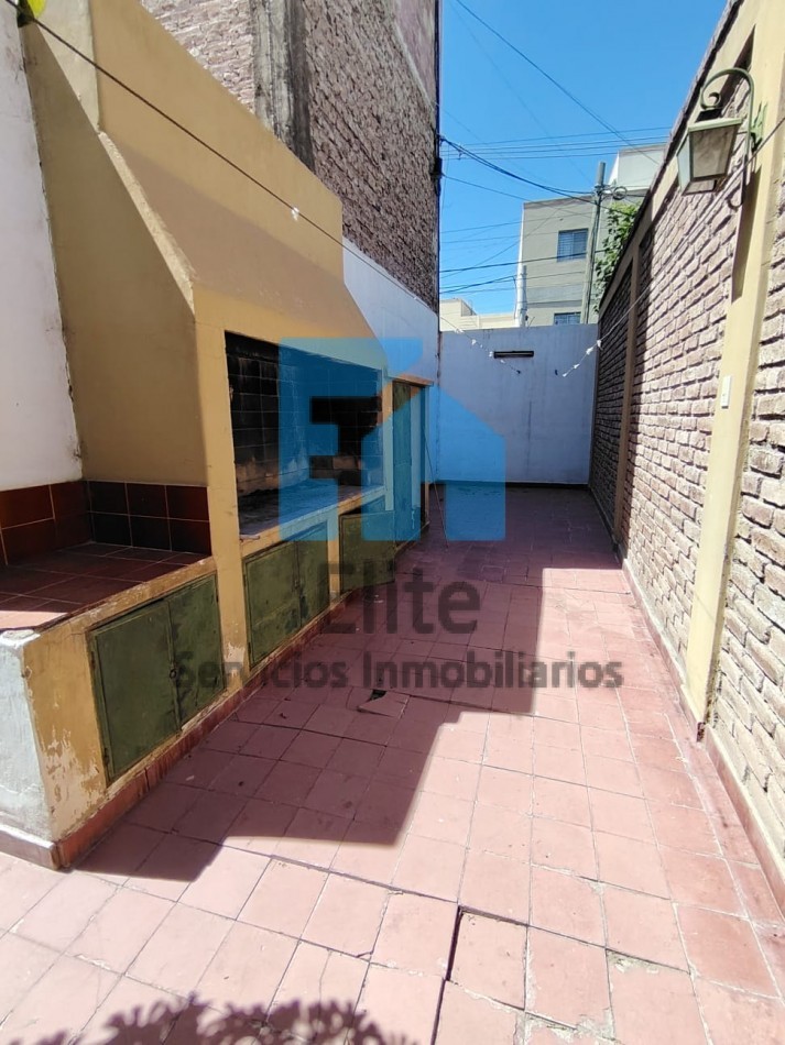 Casa centrica 3hab, 2 baños frente plaza Joroba