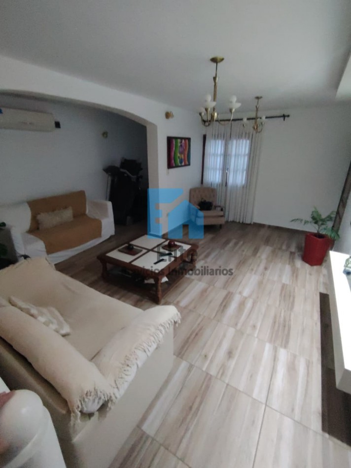 Casa Esq 4hab, 2 Baños, 2 Estacionamiento, Corazon De Rivadavia - Bo Jardin