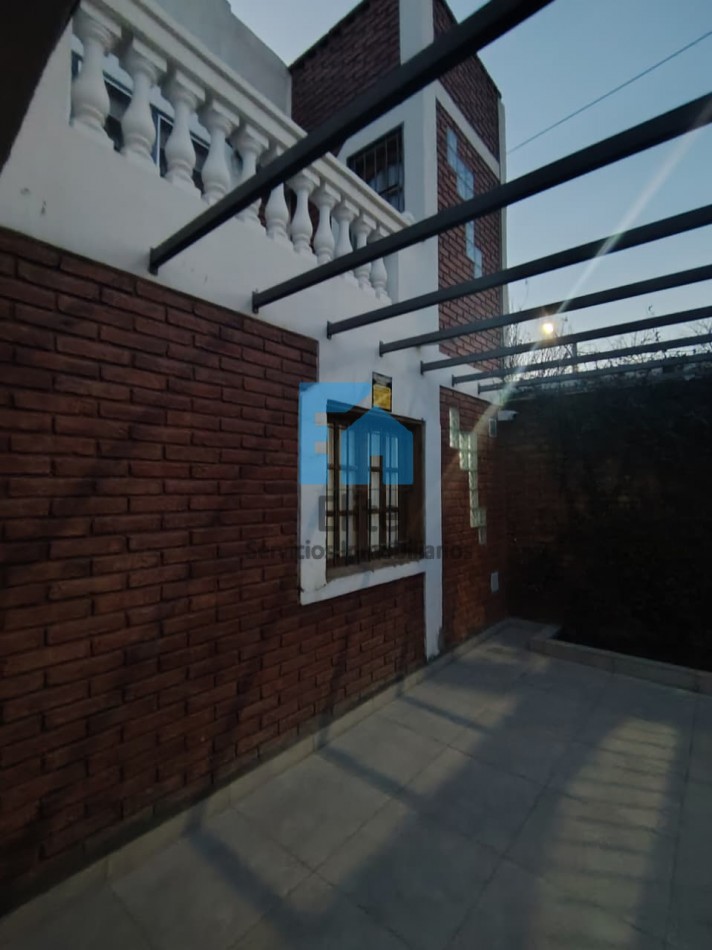 Casa Esq 4hab, 2 Baños, 2 Estacionamiento, Corazon De Rivadavia - Bo Jardin