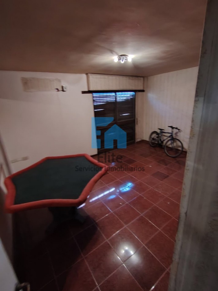 Casa 3hab, 3 Baños, 1100m De Terreno, A 1 Cuadra Plaza Santa Lucia Sobre Yrigoyen