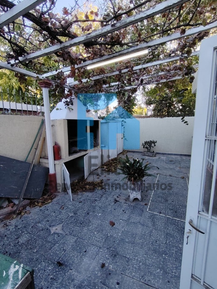 Venta Casa Totalmente Remodelada En Capital - 4 Dormitorios